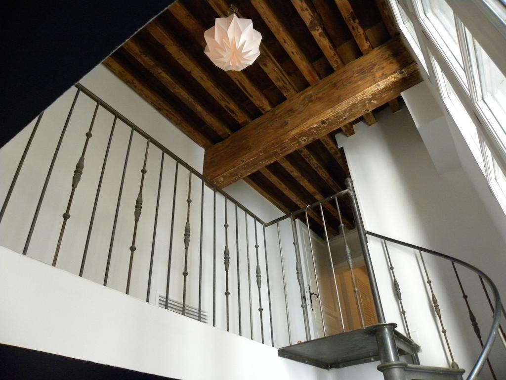 Ferienwohnung La Terrasse Du Marche Aux Fleurs Montpellier Exterior foto