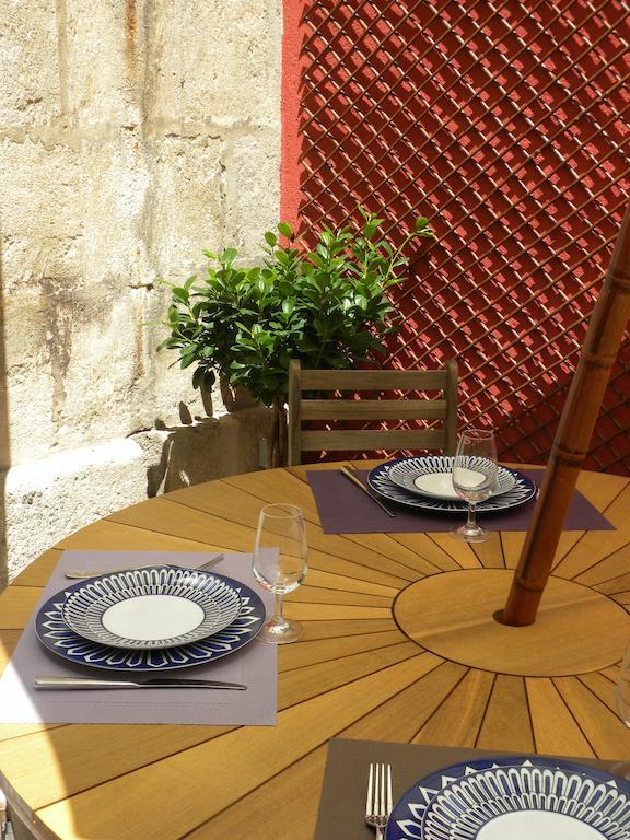 Ferienwohnung La Terrasse Du Marche Aux Fleurs Montpellier Exterior foto